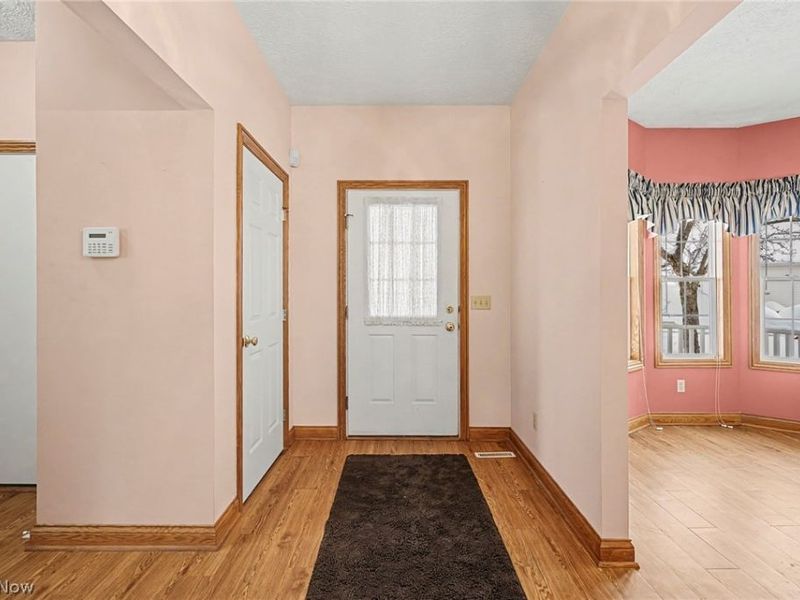 10304 Honeysuckle Lane, Broadview Heights, OH 44147 Photo 4