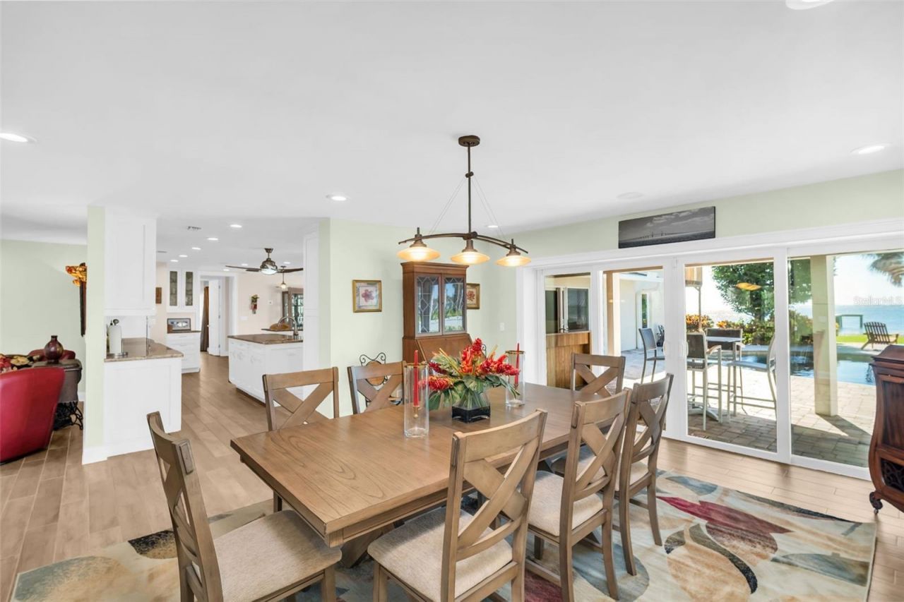 1100 Friendly Way S, Saint Petersburg, FL 33705 Photo