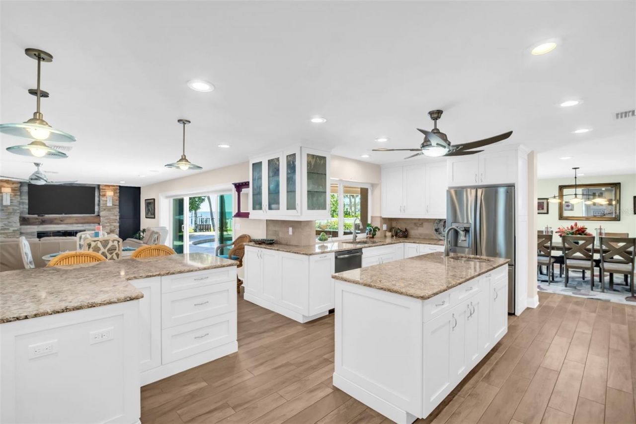 1100 Friendly Way S, Saint Petersburg, FL 33705 Photo