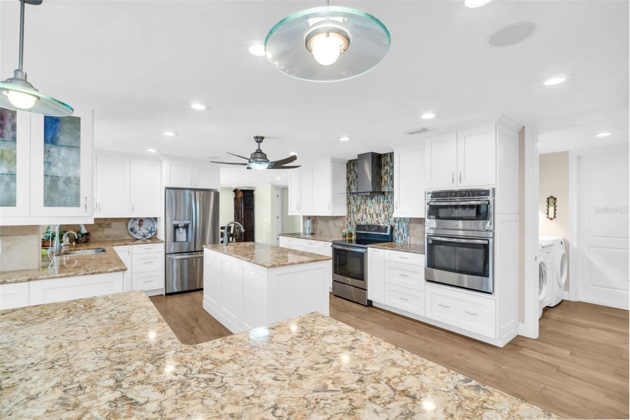 1100 Friendly Way S, Saint Petersburg, FL 33705 Photo