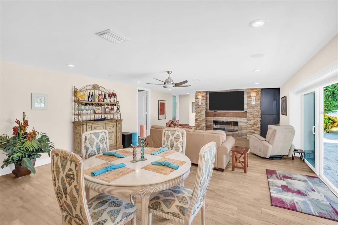 1100 Friendly Way S, Saint Petersburg, FL 33705 Photo