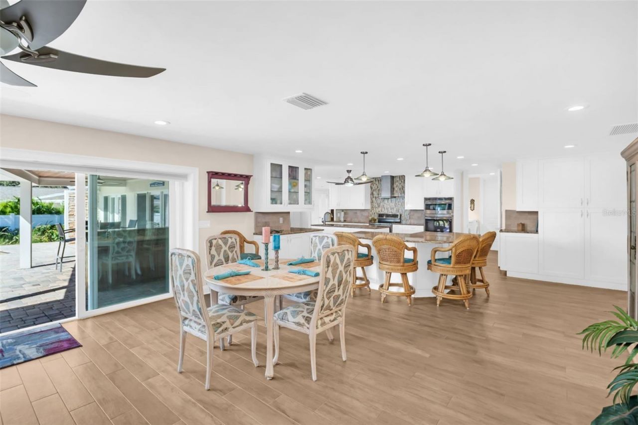 1100 Friendly Way S, Saint Petersburg, FL 33705 Photo