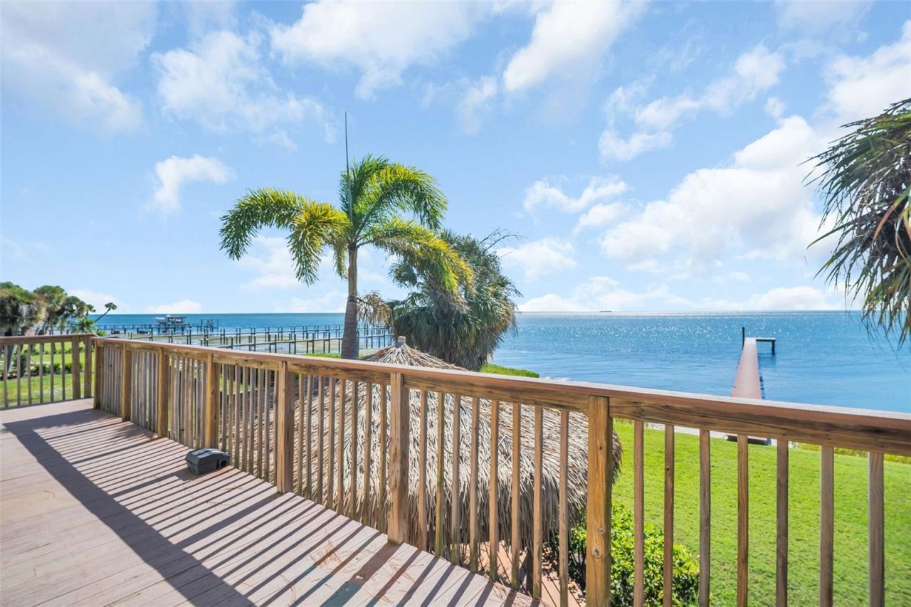 1100 Friendly Way S, Saint Petersburg, FL 33705 Photo