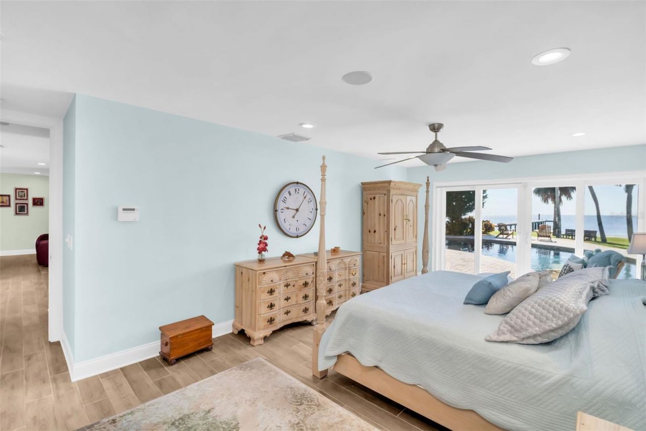 1100 Friendly Way S, Saint Petersburg, FL 33705 Photo