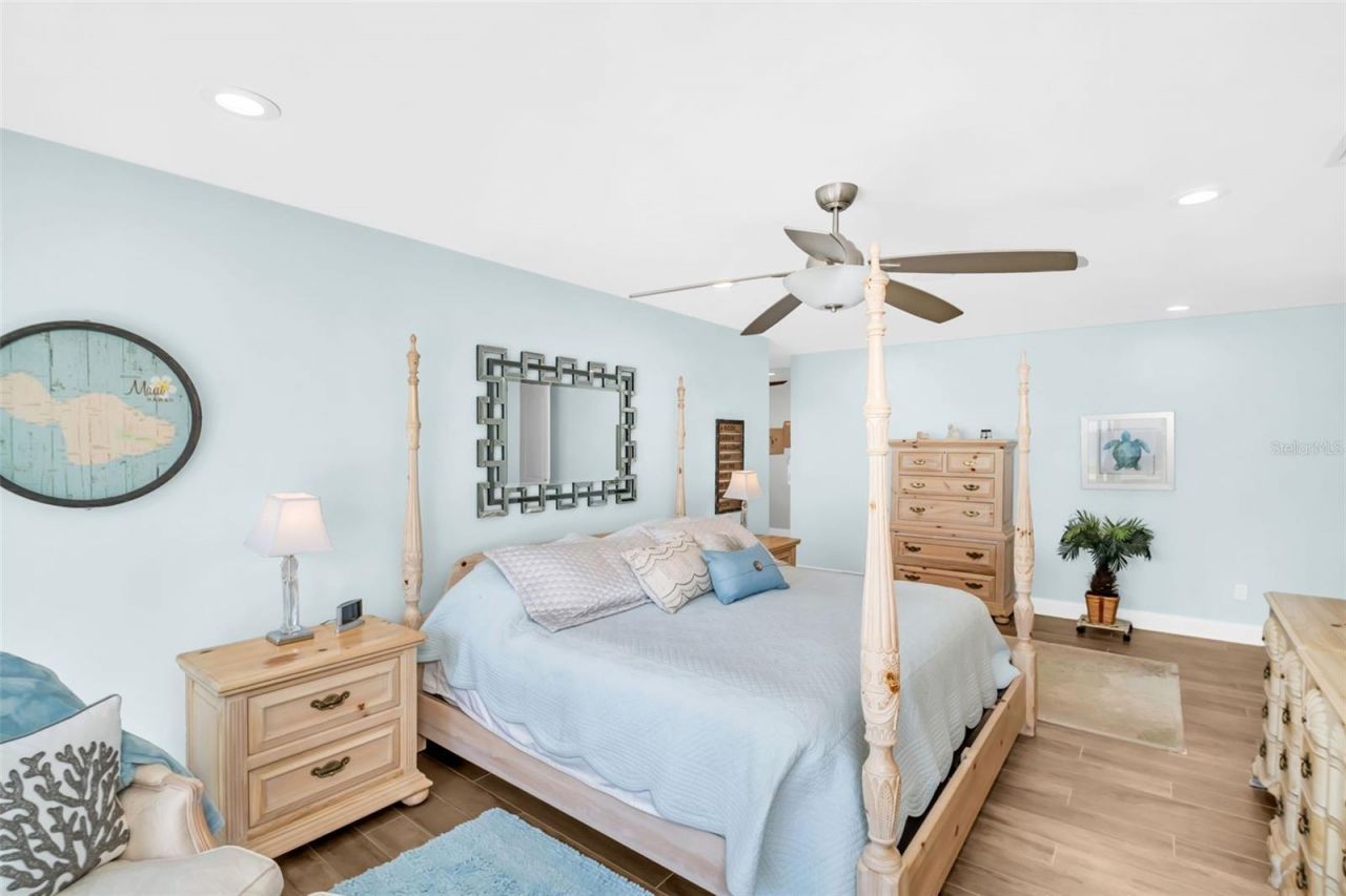 1100 Friendly Way S, Saint Petersburg, FL 33705 Photo