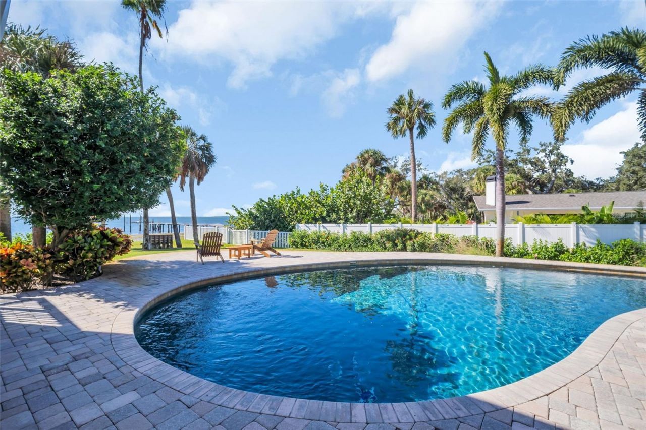 1100 Friendly Way S, Saint Petersburg, FL 33705 Photo
