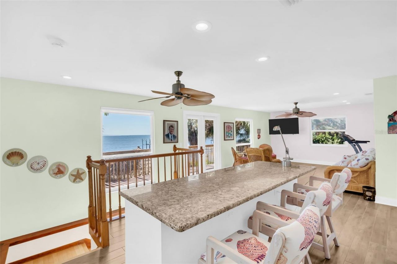 1100 Friendly Way S, Saint Petersburg, FL 33705 Photo