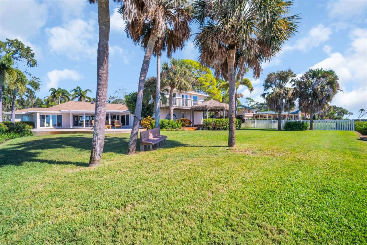 1100 Friendly Way S, Saint Petersburg, FL 33705 Photo