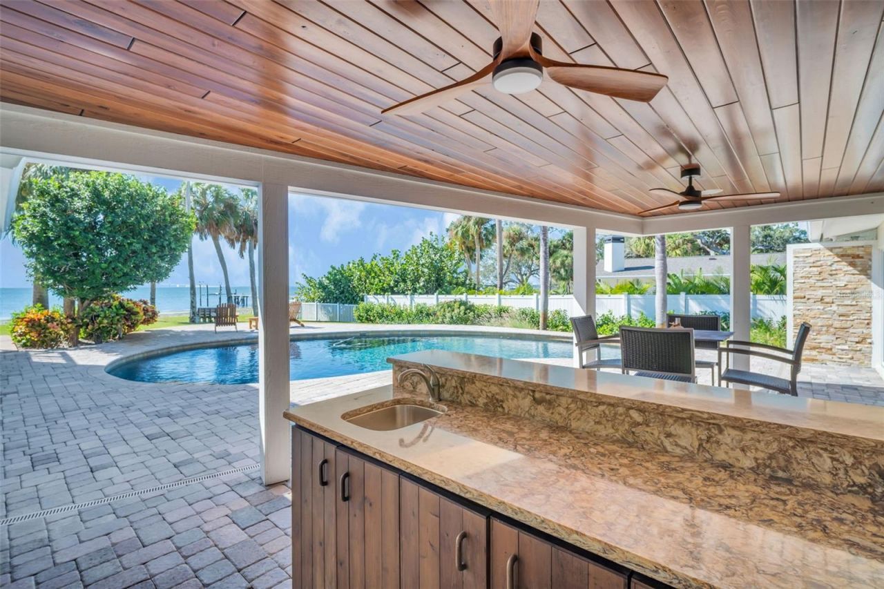 1100 Friendly Way S, Saint Petersburg, FL 33705 Photo