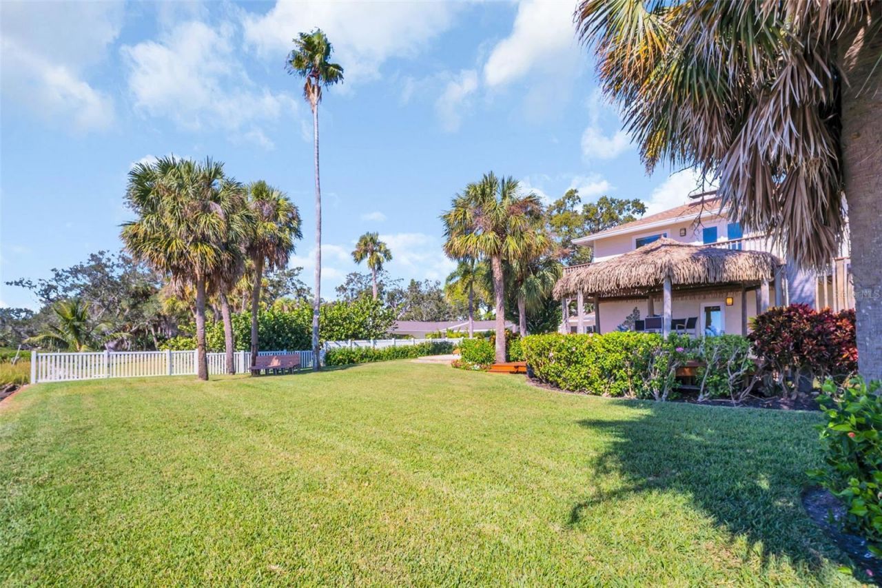 1100 Friendly Way S, Saint Petersburg, FL 33705 Photo