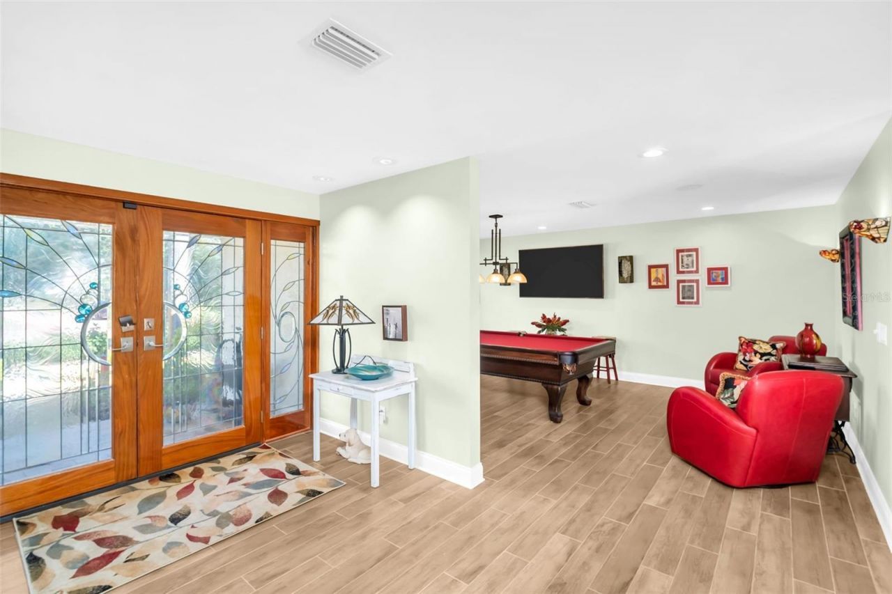 1100 Friendly Way S, Saint Petersburg, FL 33705 Photo