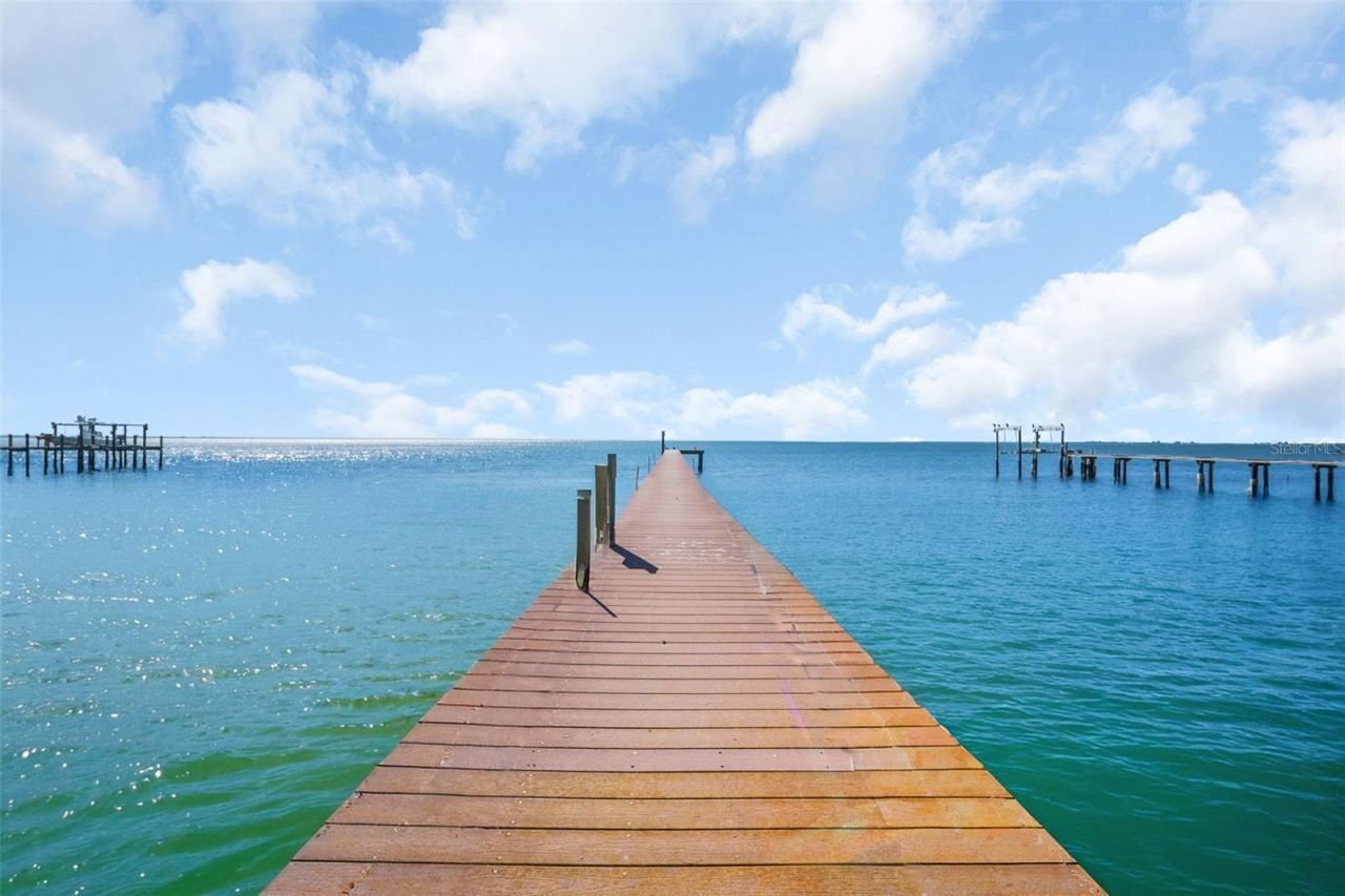 1100 Friendly Way S, Saint Petersburg, FL 33705 Photo