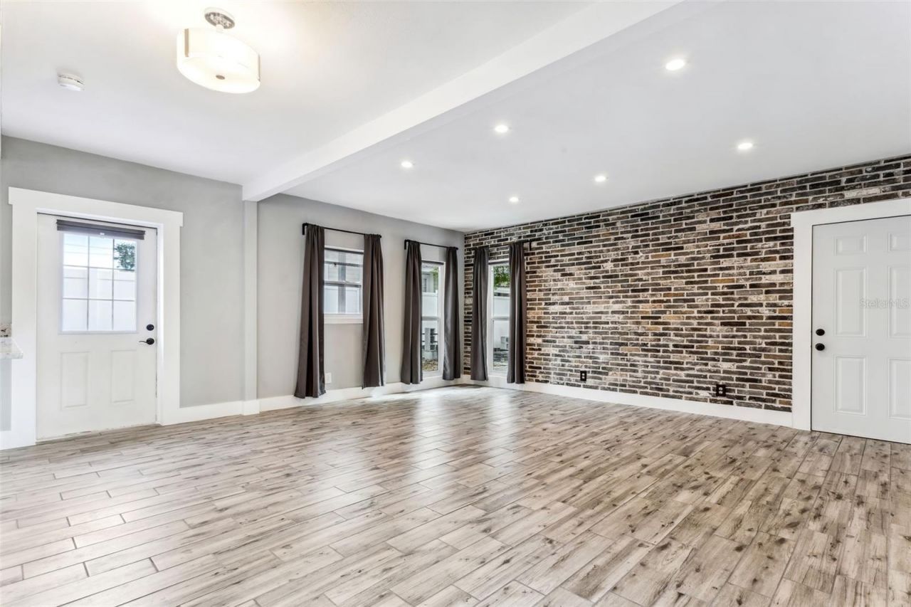 1159 35th Avenue N, Saint Petersburg, FL 33704 Photo