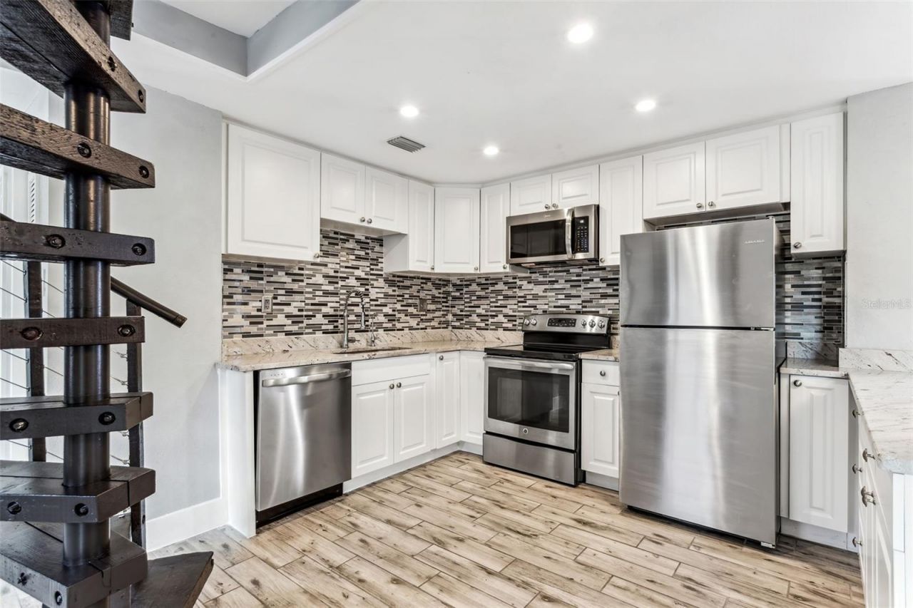 1159 35th Avenue N, Saint Petersburg, FL 33704 Photo