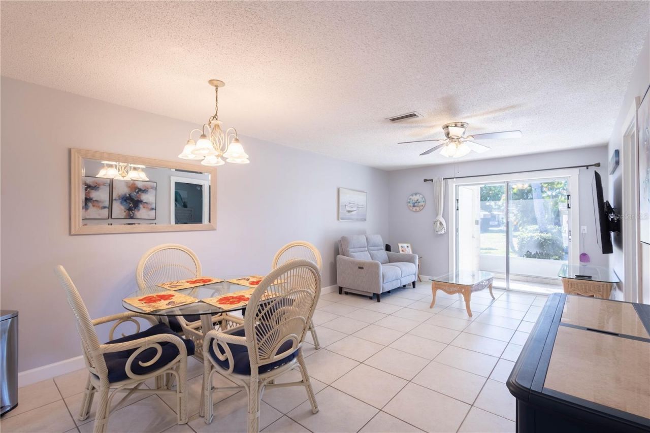 676 Park Circle, Unit 67, Bradenton, FL 34207 Photo