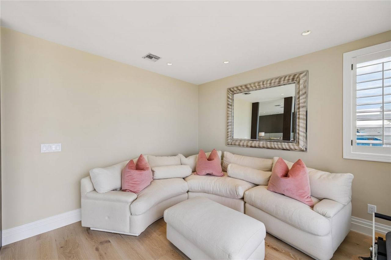 648 Beach Road, Sarasota, FL 34242 Photo