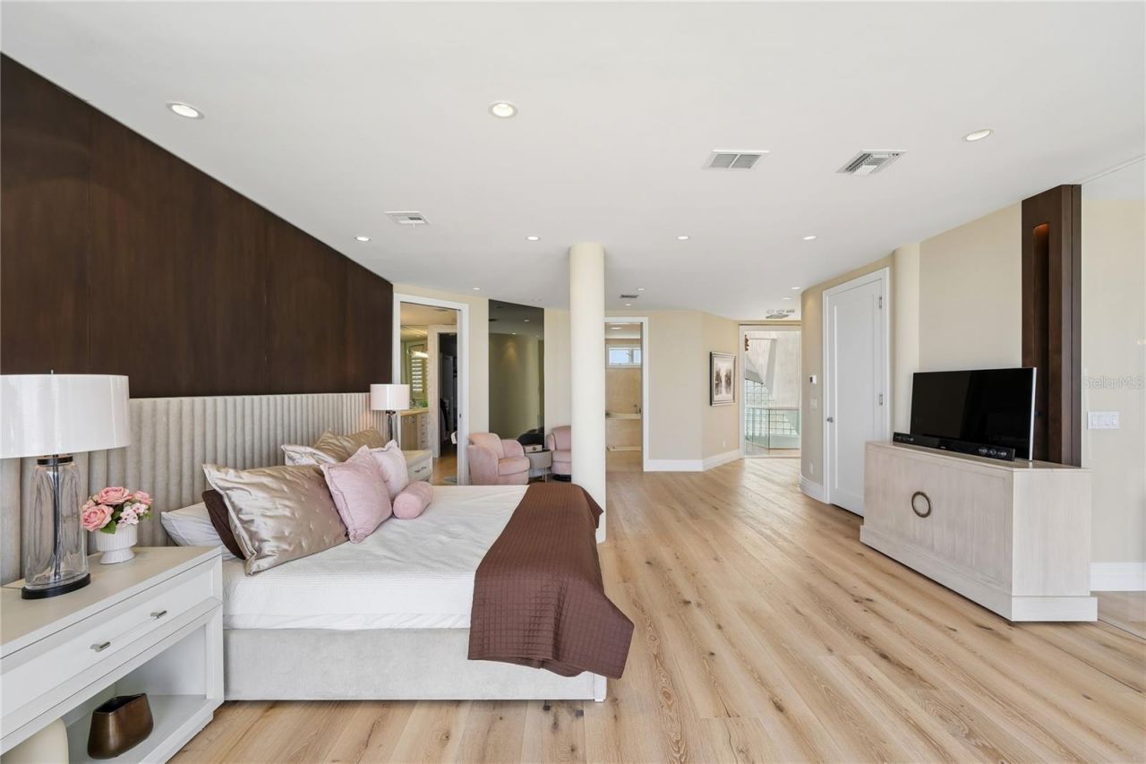 648 Beach Road, Sarasota, FL 34242 Photo
