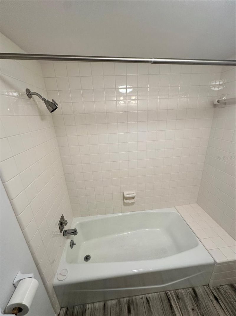 645 Woodlawn Drive, Bradenton, FL 34210 Photo