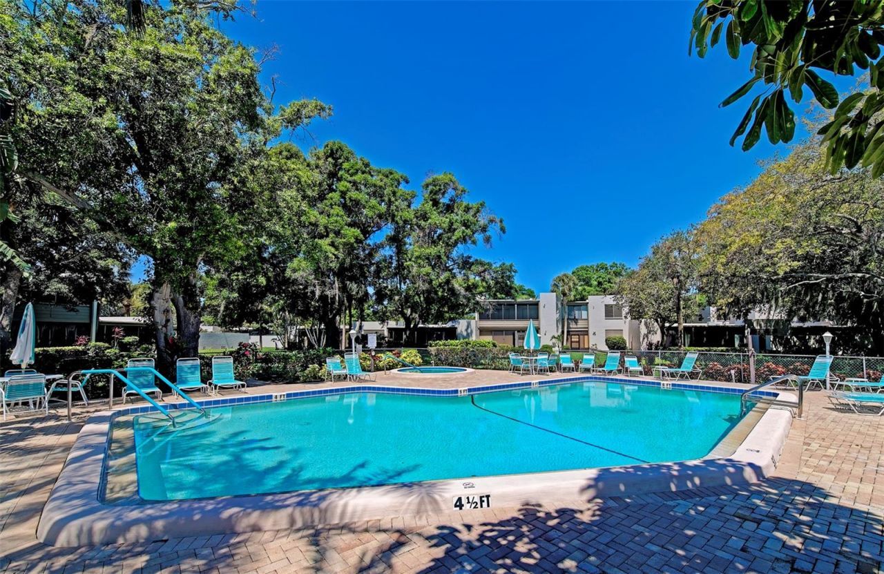 645 Woodlawn Drive, Bradenton, FL 34210 Photo