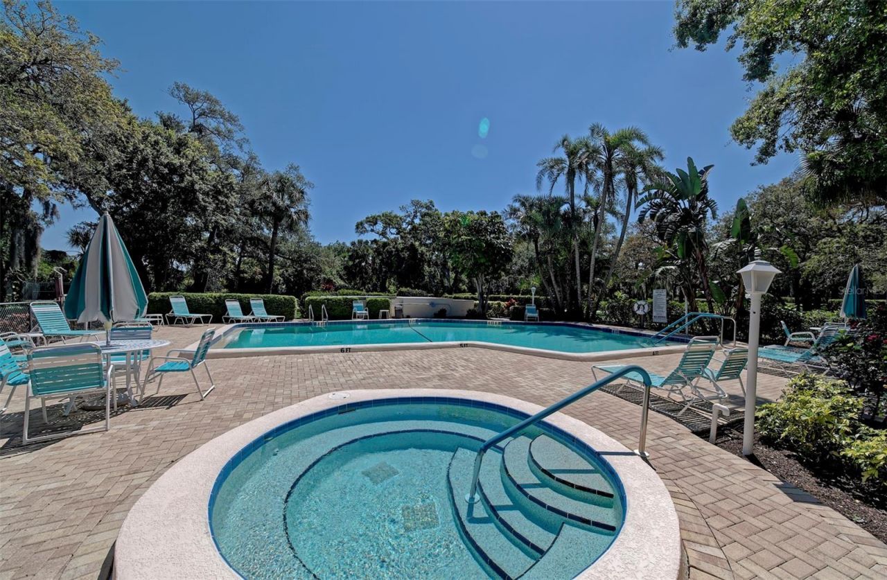 645 Woodlawn Drive, Bradenton, FL 34210 Photo