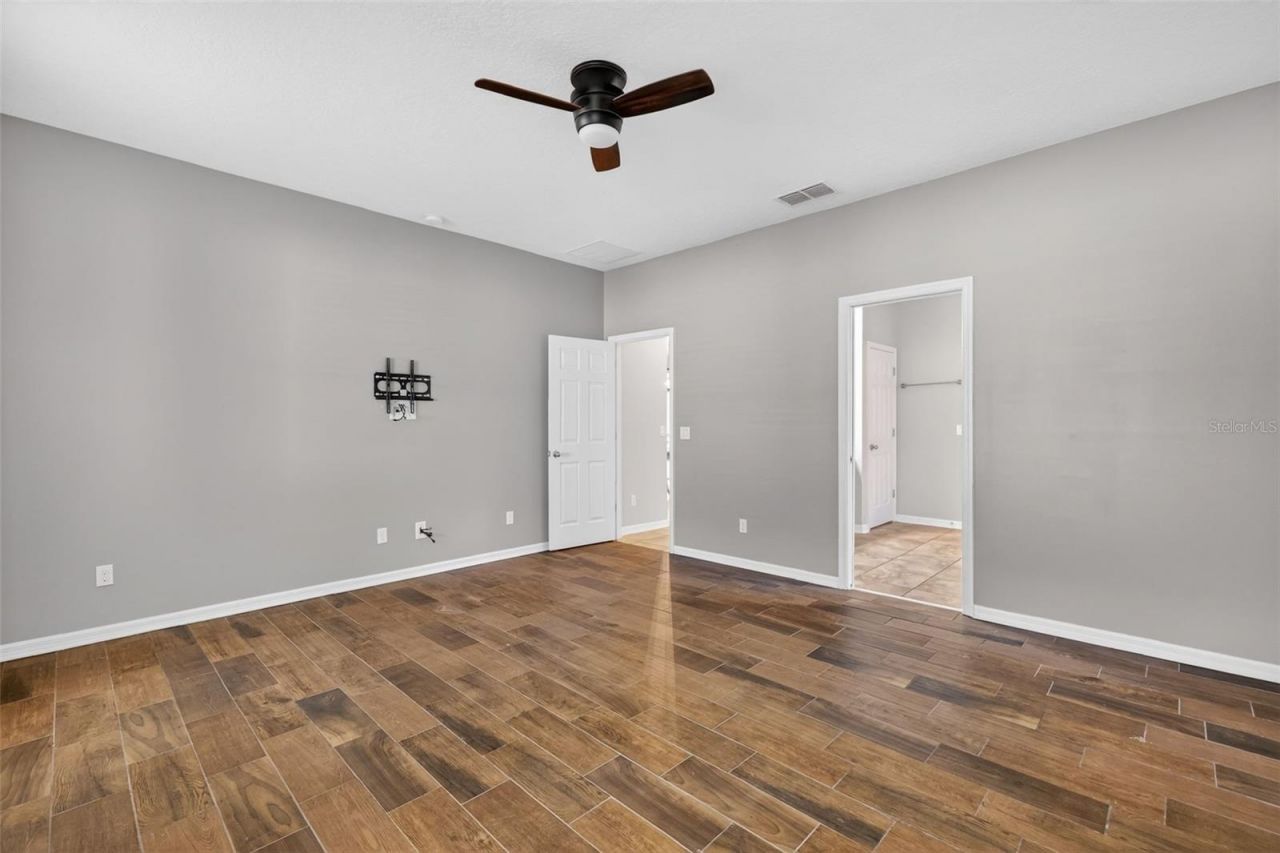 2451 Plumadore Drive, Grand Island, FL 32735 Photo