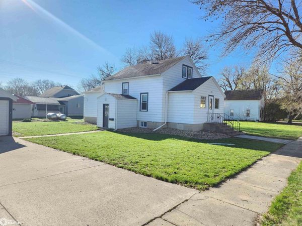 408 N Main Street, Buffalo Center, IA 50424