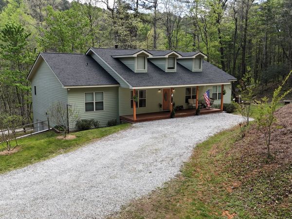 812 Covecrest Drive, Tiger, GA 30576