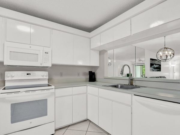 115 Bamboo Road, Unit 205, Palm Beach Shores, FL 33404