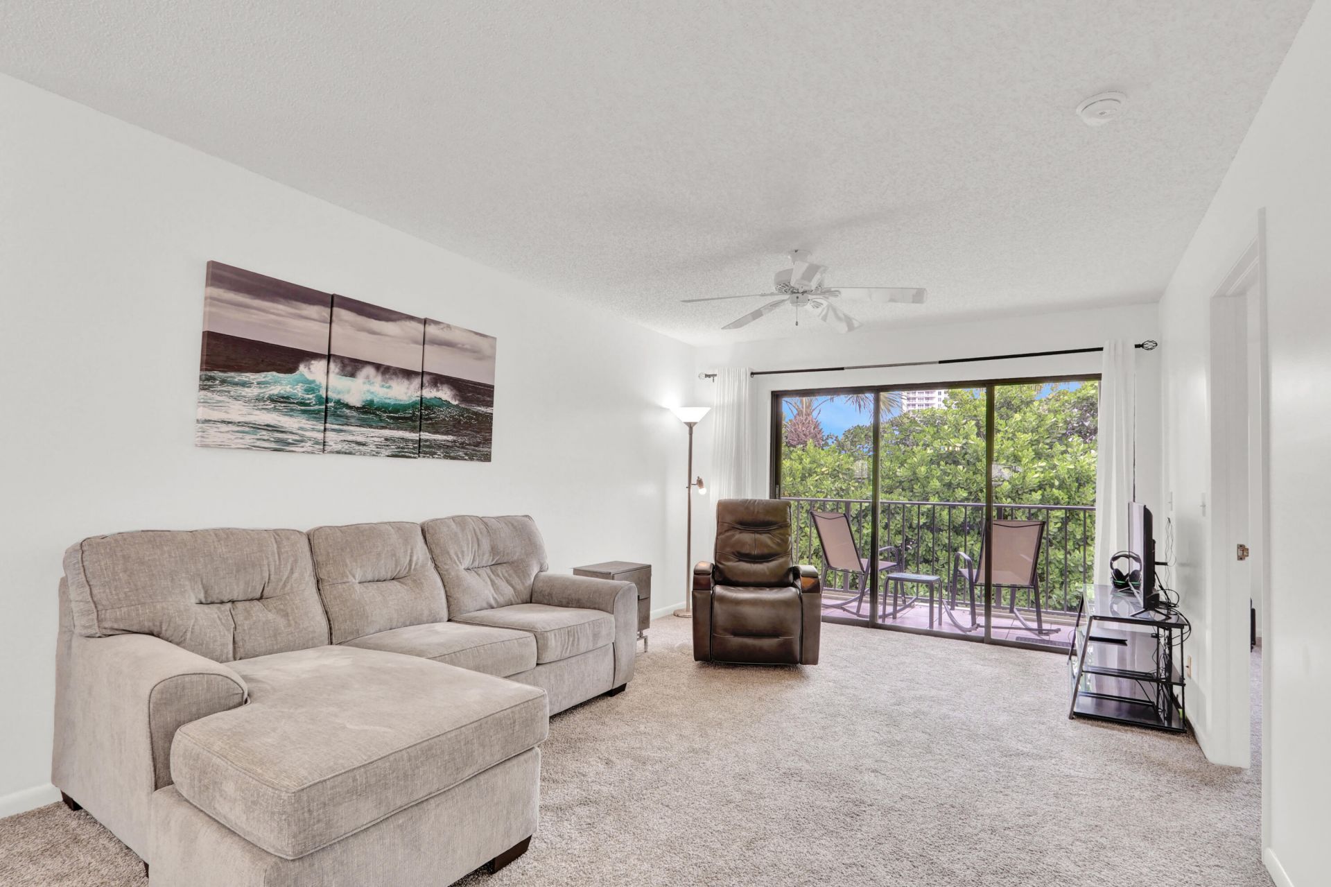 115 Bamboo Road, Unit 205, Palm Beach Shores, FL 33404 Photo