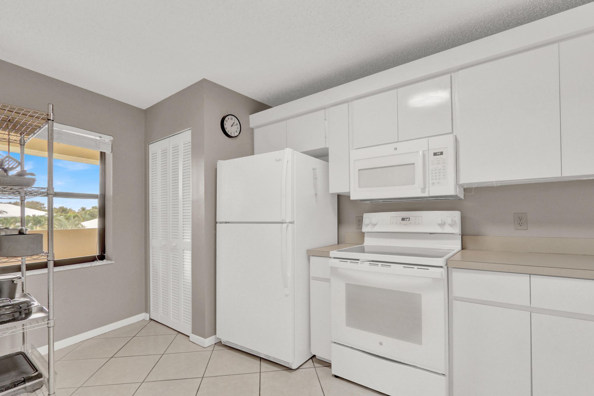 115 Bamboo Road, Unit 205, Palm Beach Shores, FL 33404 Photo