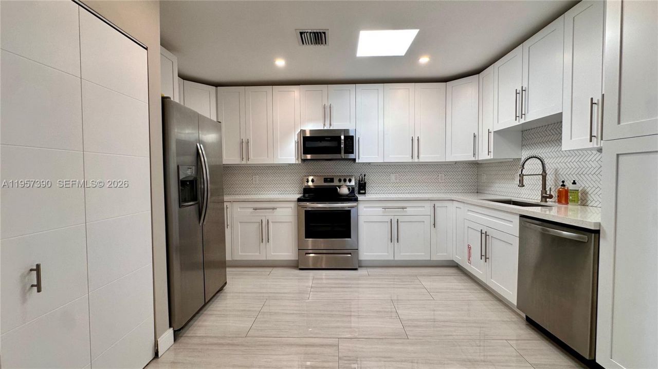 1324 NE 14th Ave, Fort Lauderdale, FL 33304 Photo