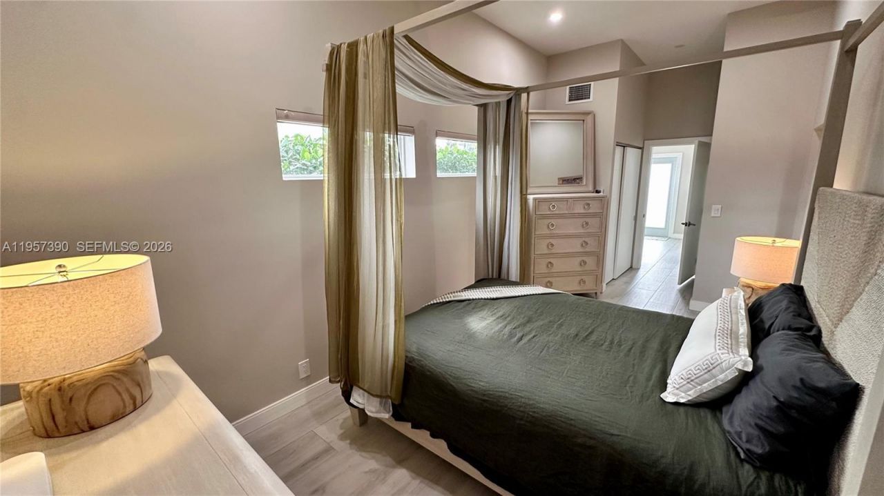 1324 NE 14th Ave, Fort Lauderdale, FL 33304 Photo