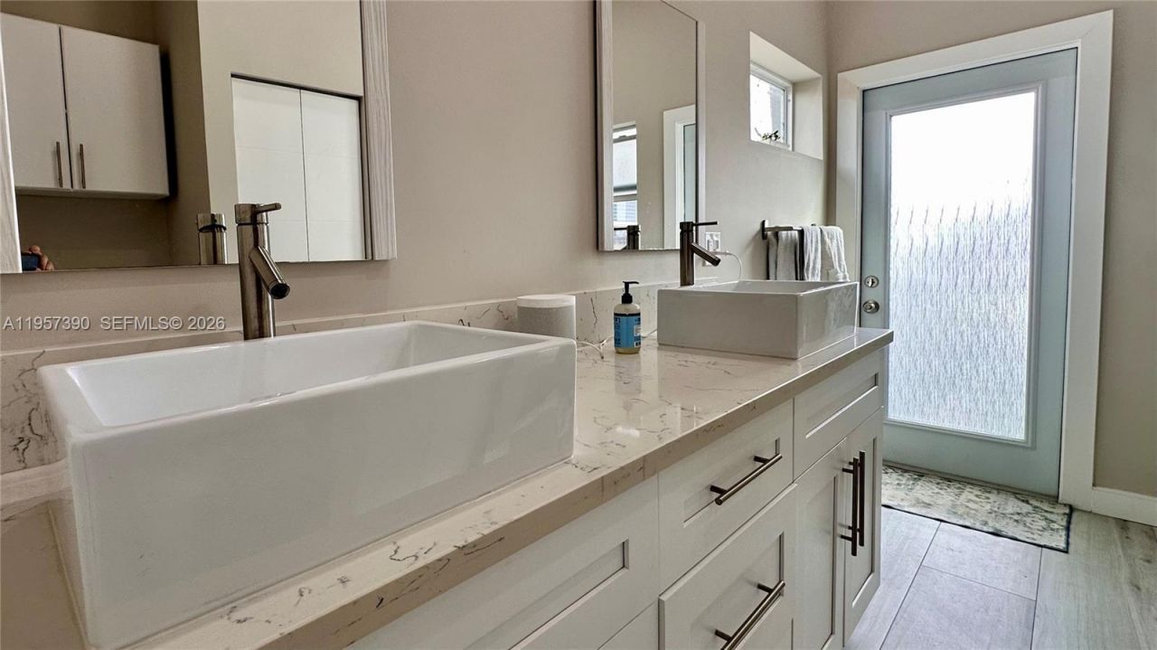 1324 NE 14th Ave, Fort Lauderdale, FL 33304 Photo