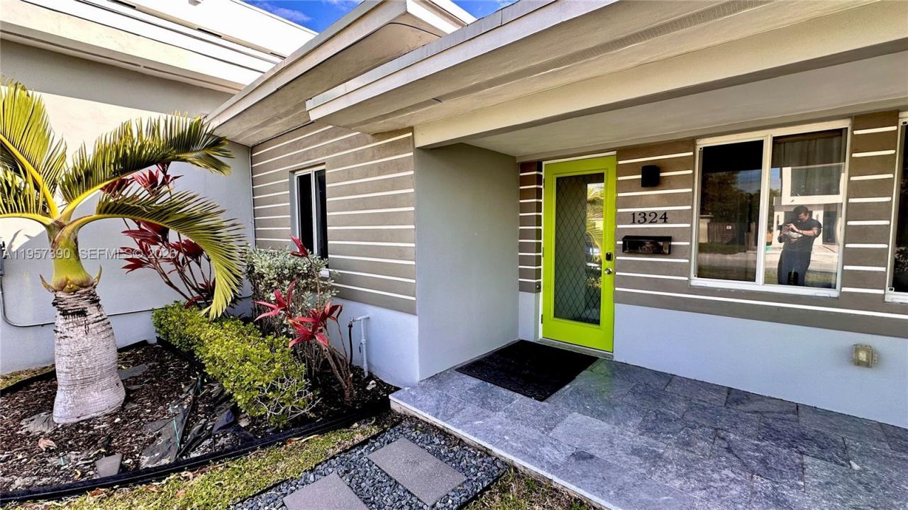 1324 NE 14th Ave, Fort Lauderdale, FL 33304 Photo
