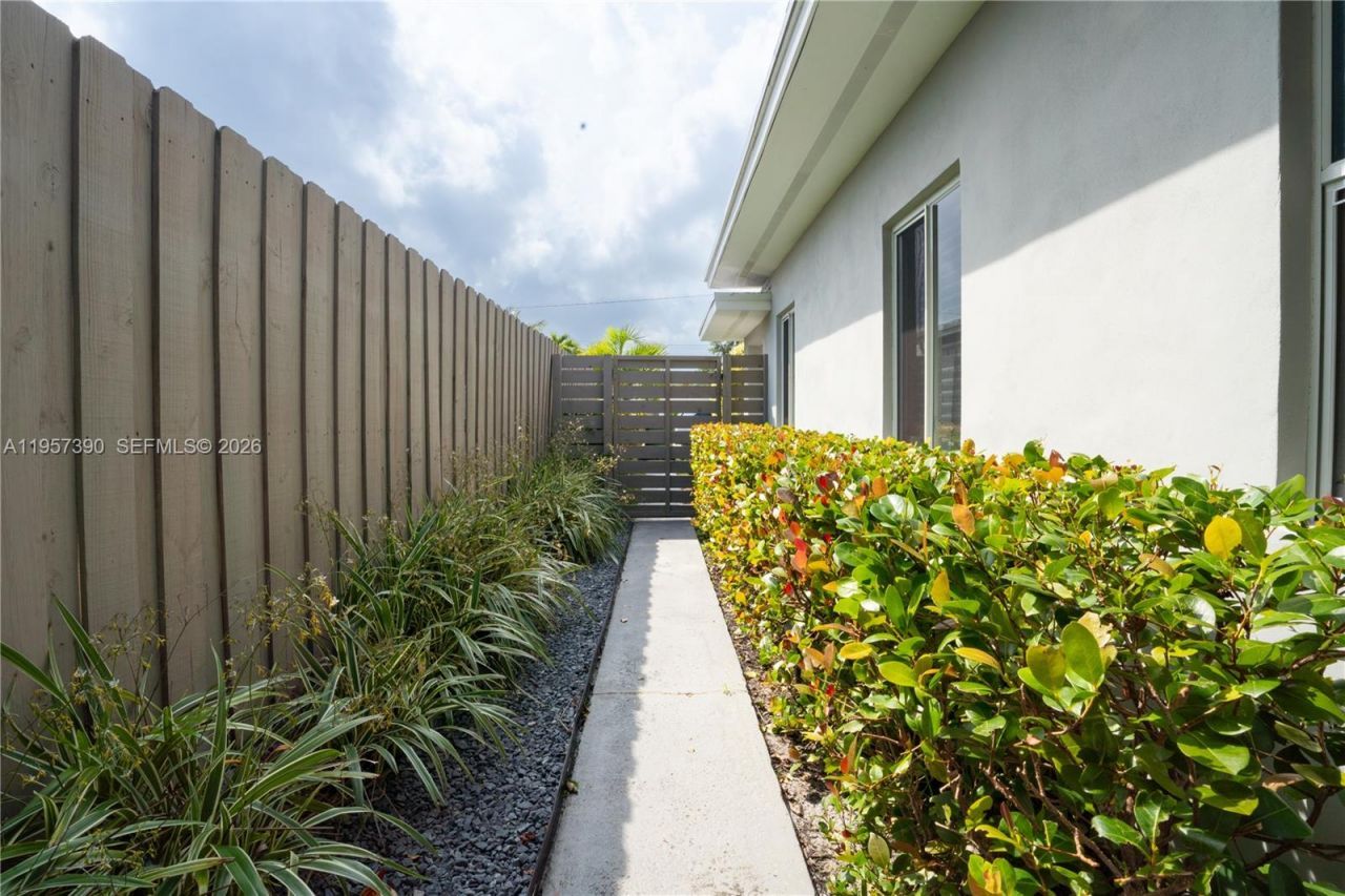 1324 NE 14th Ave, Fort Lauderdale, FL 33304 Photo