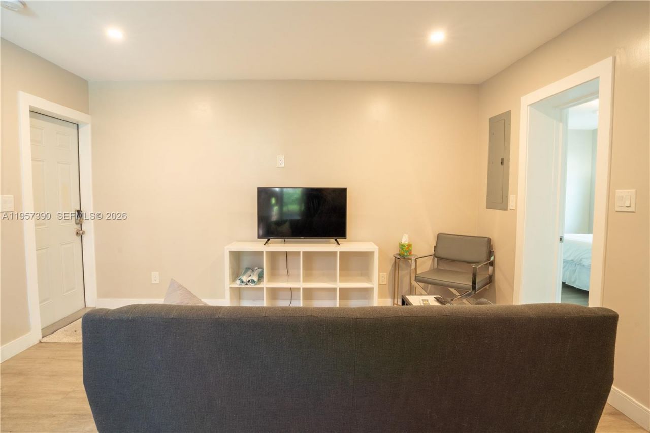 1324 NE 14th Ave, Fort Lauderdale, FL 33304 Photo