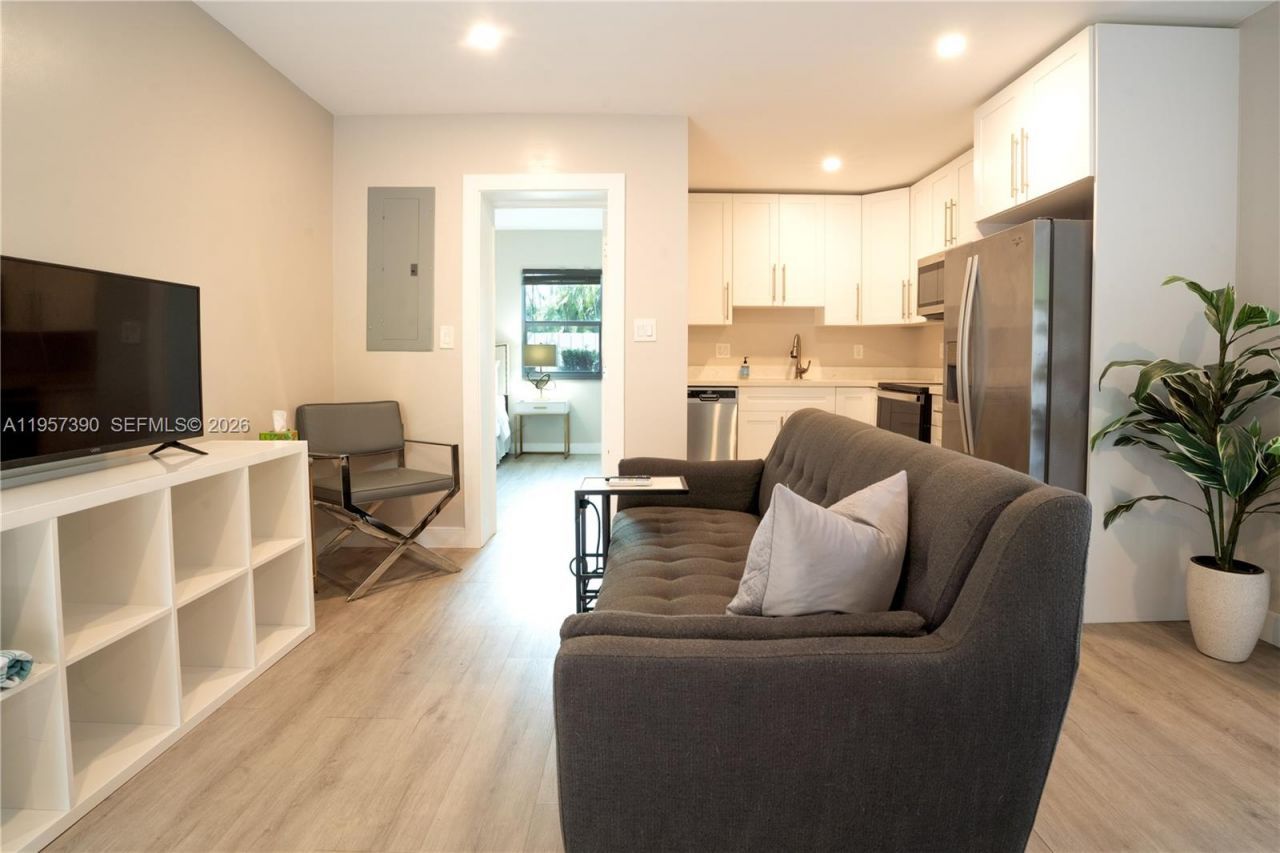 1324 NE 14th Ave, Fort Lauderdale, FL 33304 Photo