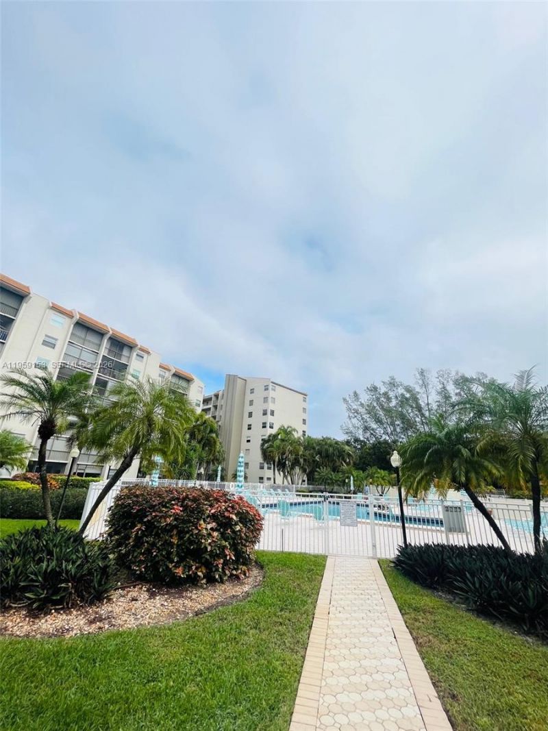 3940 Inverrary Blvd, Unit 808-A, Lauderhill, FL 33319 Photo