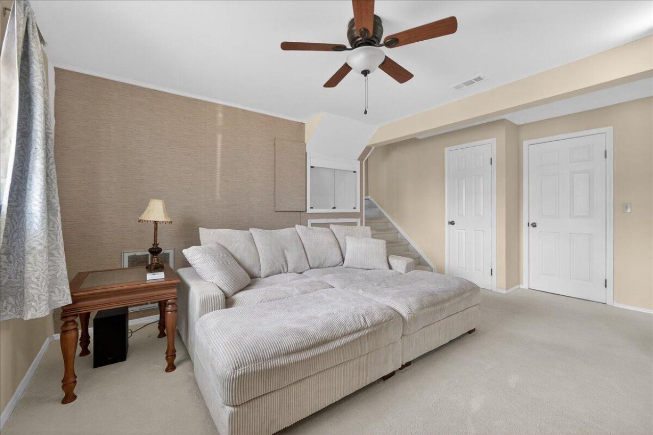 4950 Amberwood Lane Photo 15