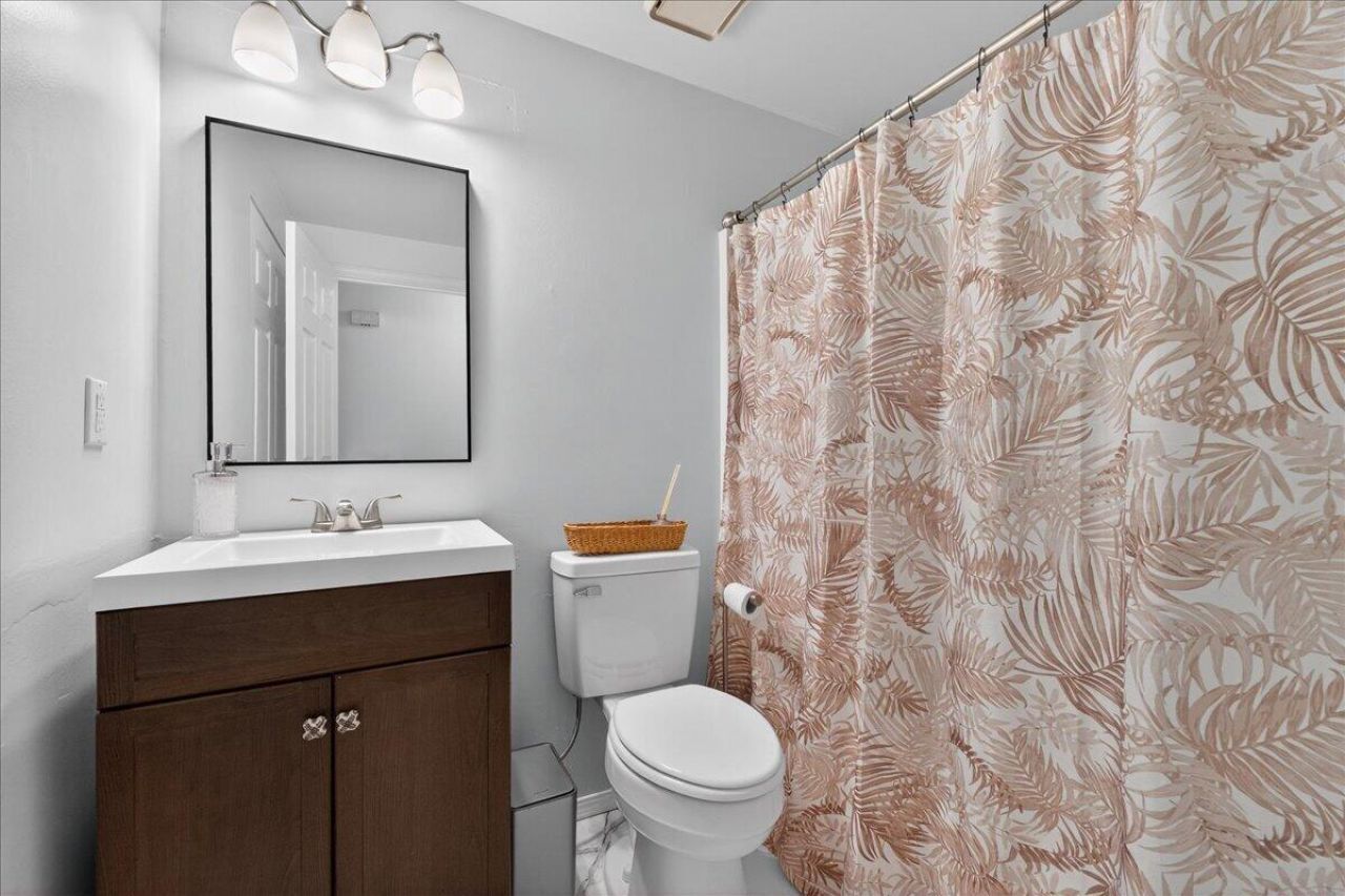 4950 Amberwood Lane Photo 20