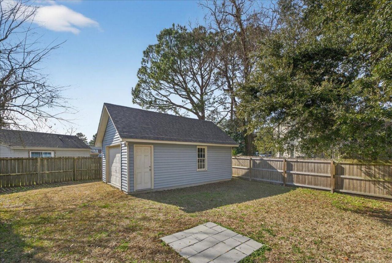 4950 Amberwood Lane Photo 27