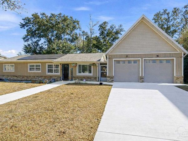 4708 Dean Dr, Pace, FL 32571