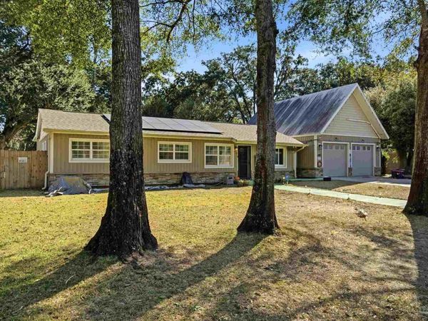 4708 Dean Dr, Pace, FL 32571