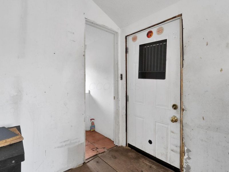 558 Maplewood Avenue, Columbus, OH 43213 Photo 18