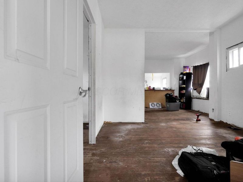 558 Maplewood Avenue, Columbus, OH 43213 Photo 5