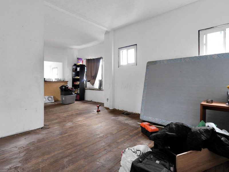 558 Maplewood Avenue, Columbus, OH 43213 Photo 6