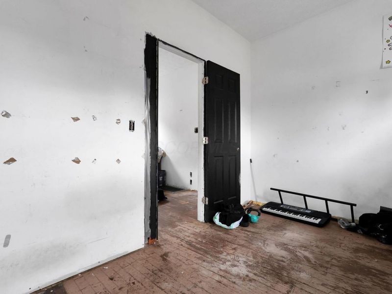 558 Maplewood Avenue, Columbus, OH 43213 Photo 9