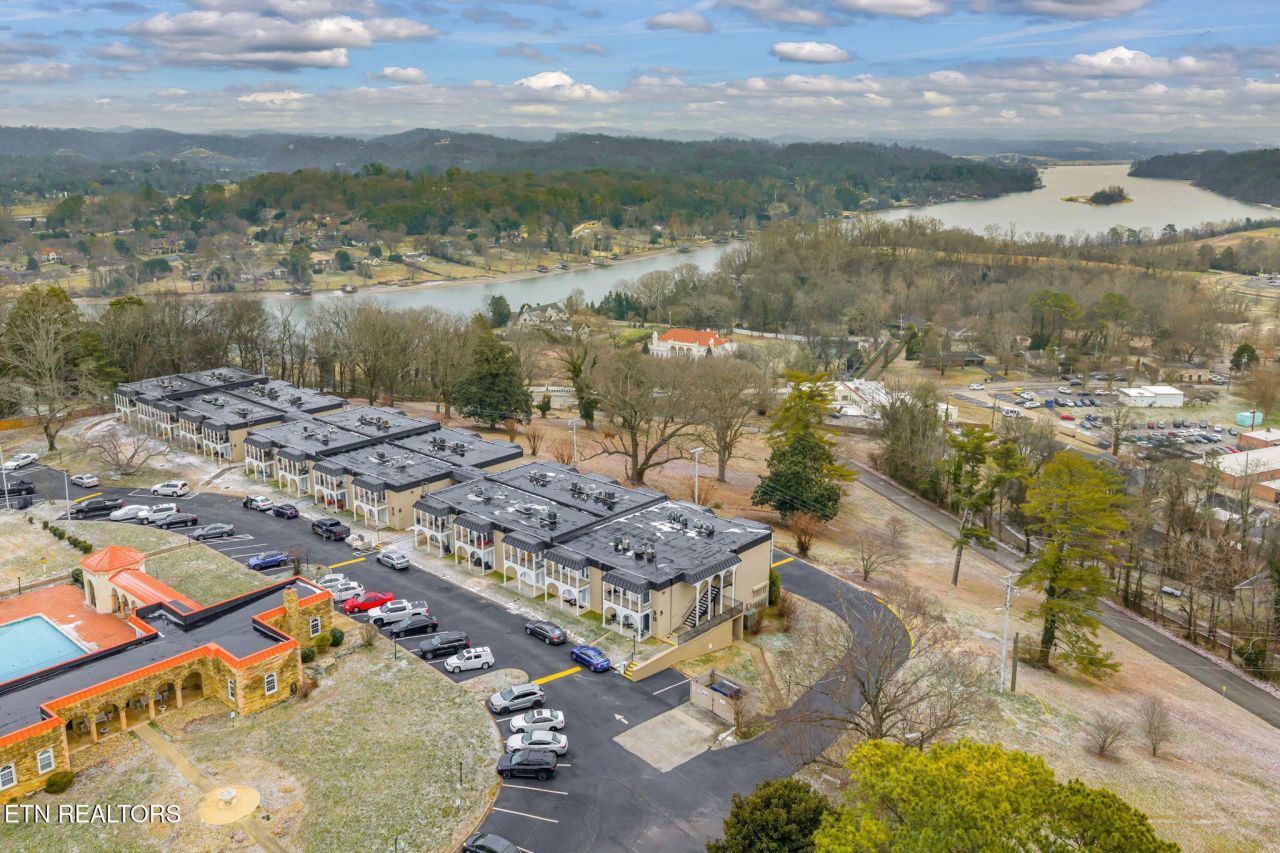 5709 Lyons View Pike, Knoxville, TN 37919 Main Photo