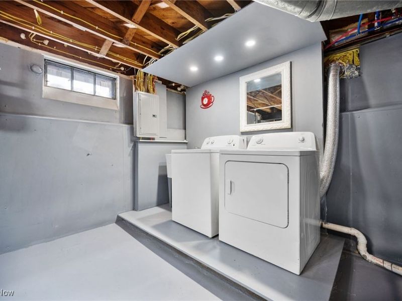 14407 Hollywood Avenue, Cleveland, OH 44111 Photo 27