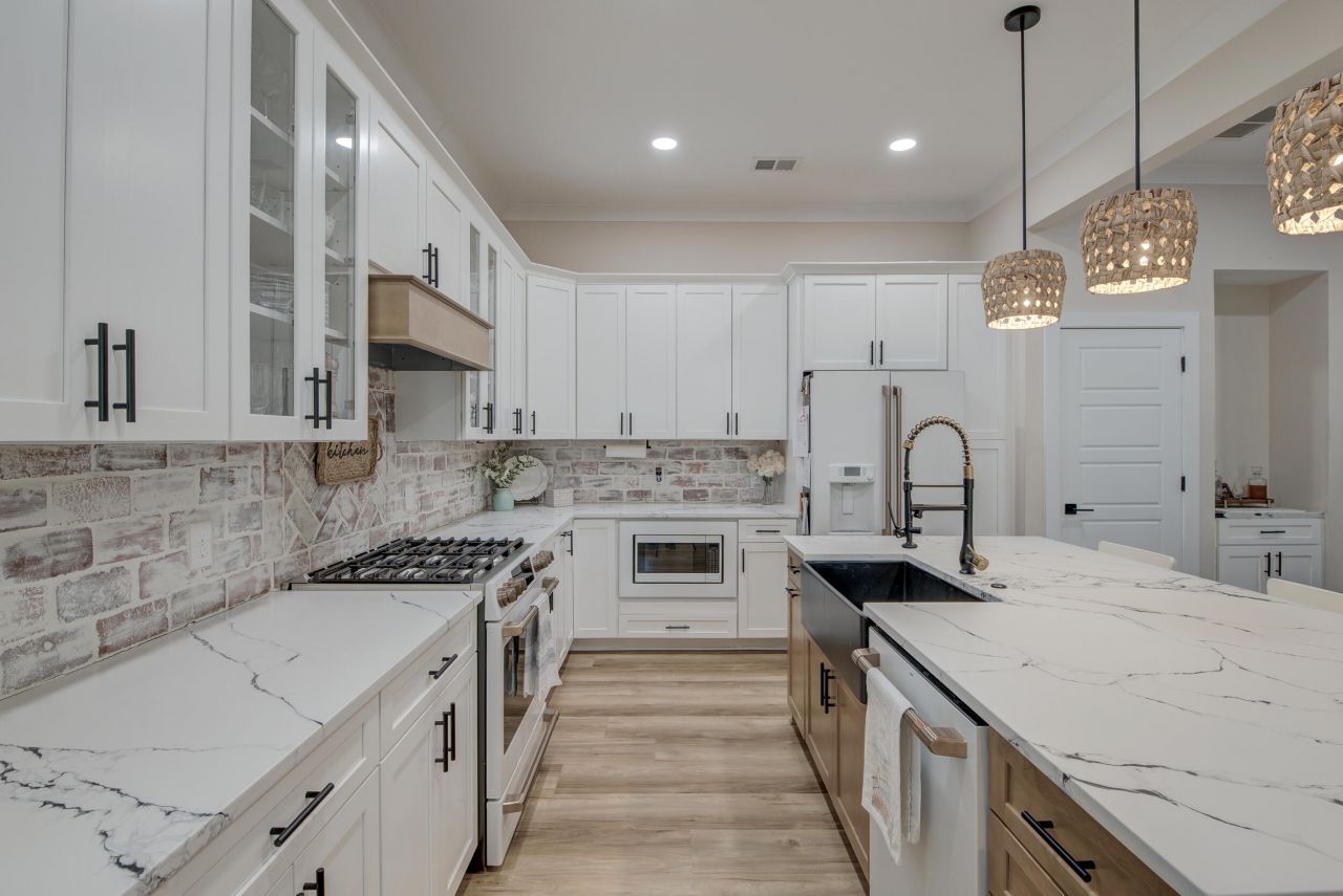 4858 Marshwood Drive Photo 11